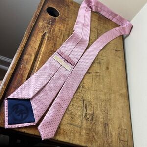 MK Michael Kors Silk Pastel Pink Neck Tie Diamond Professional Luxury Business